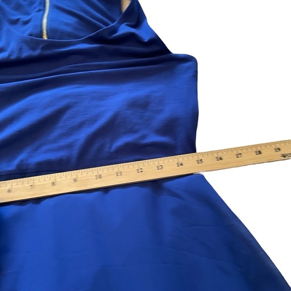 Vince Camuto Sleeveless Scoop Neck Blue Asymetrical MIDI Dress- Size Medium - Picture 9 of 11